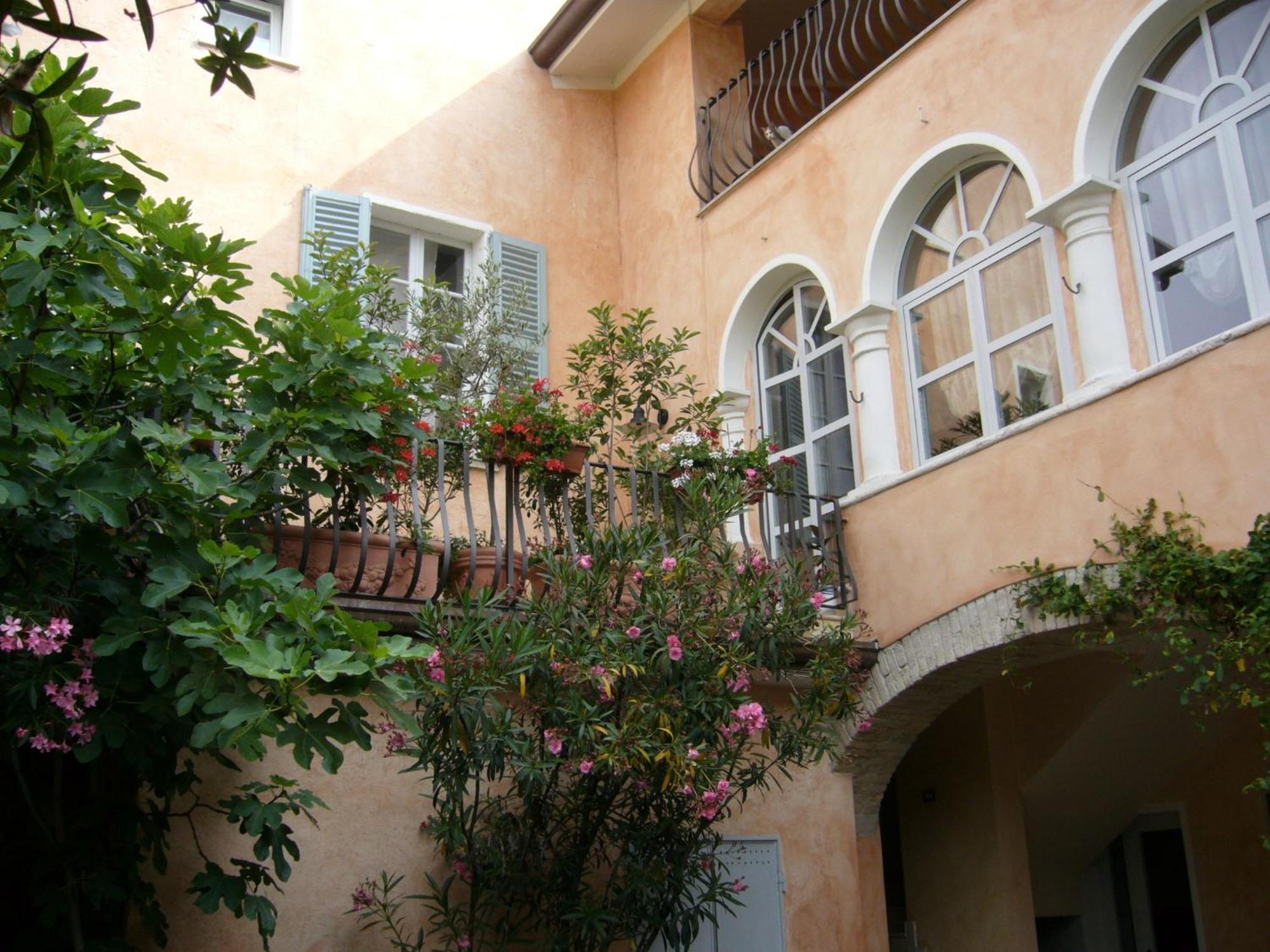 Bed & Breakfast Belfiore โลนาโต ภายนอก รูปภาพ