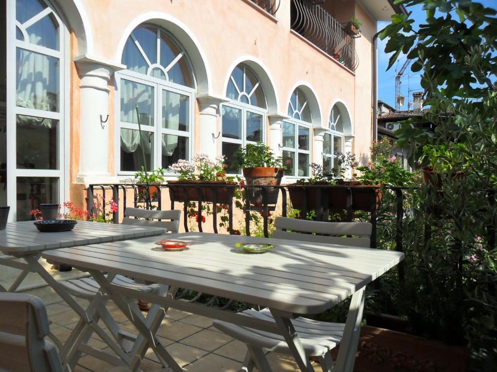Bed & Breakfast Belfiore โลนาโต ภายนอก รูปภาพ